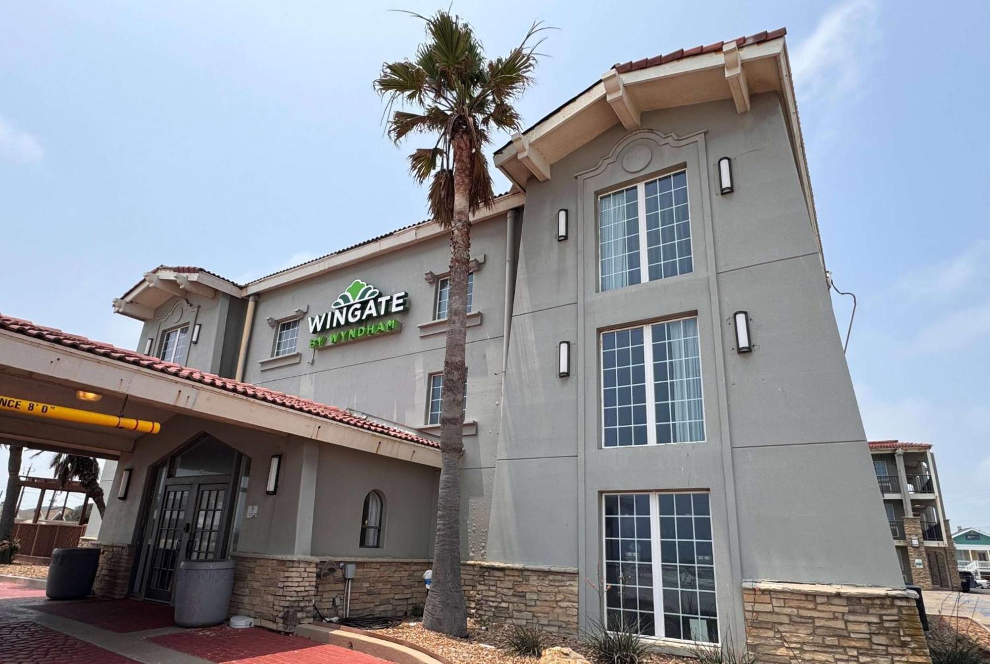 Wingate By Wyndham Galveston Beachfront At The Seawall Kültér fotó